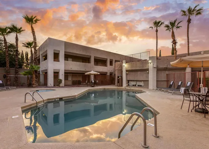 Western Innsuites Tucson Foothills & 3*