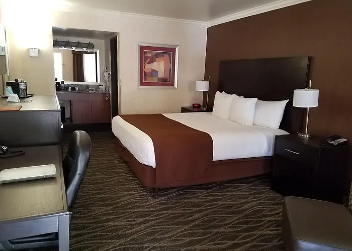 Western Innsuites Tucson Foothills & Hotel Casas Adobes