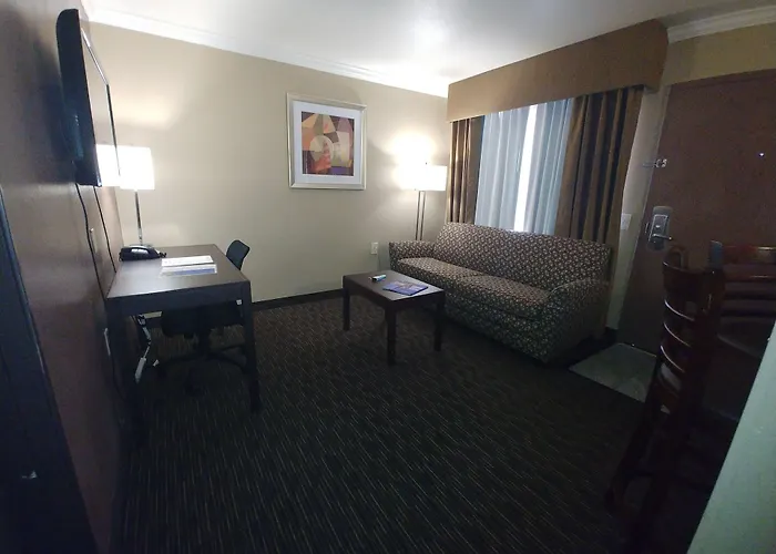 Western Innsuites Tucson Foothills & Casas Adobes