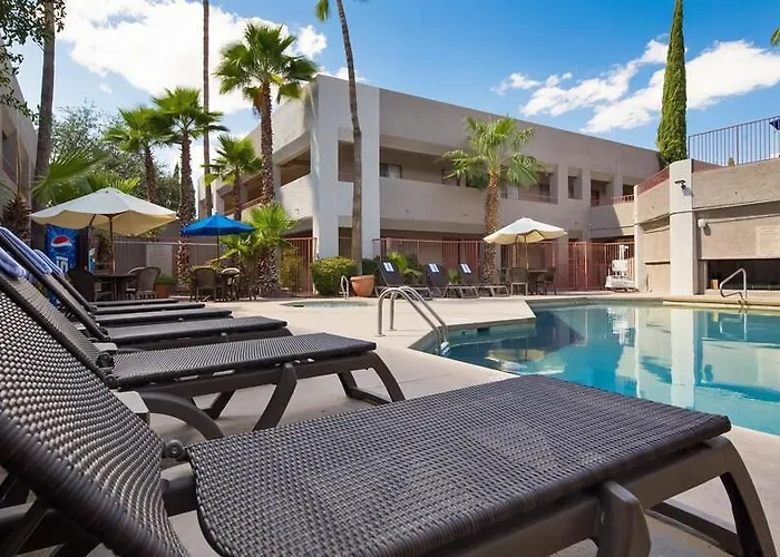 Western Innsuites Tucson Foothills & Casas Adobes