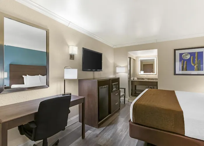 Western Innsuites Tucson Foothills & Hotel