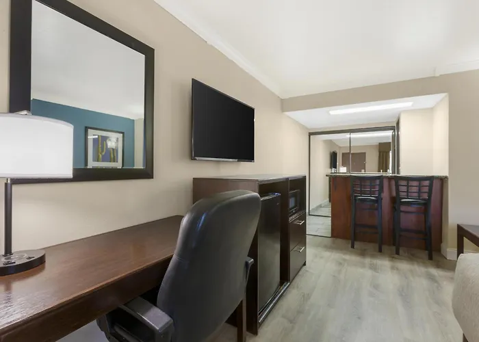 Western Innsuites Tucson Foothills & Hotel 3*