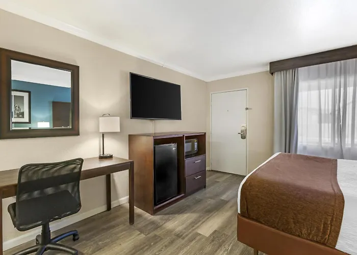 Western Innsuites Tucson Foothills & 3*