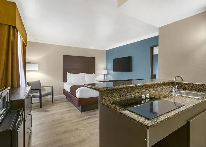 Western Innsuites Tucson Foothills & 3*