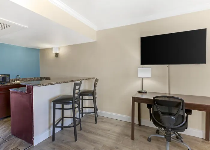Western Innsuites Tucson Foothills & Hotel