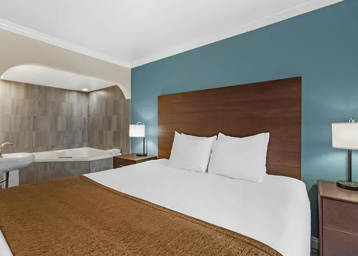 Western Innsuites Tucson Foothills & 3* Casas Adobes