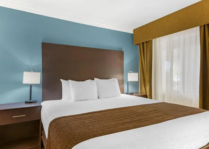 Western Innsuites Tucson Foothills & 3* Casas Adobes