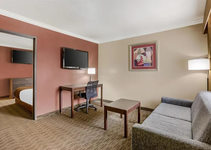 Western Innsuites Tucson Foothills & 3*