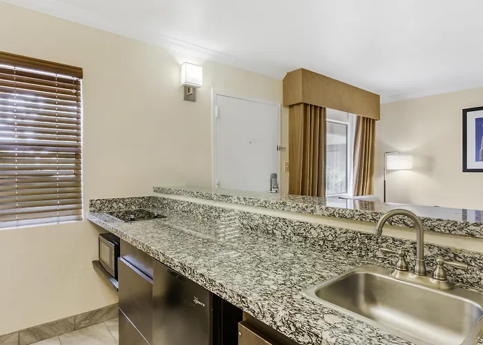 Western Innsuites Tucson Foothills & Hotel