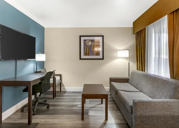 Western Innsuites Tucson Foothills & 3* Casas Adobes